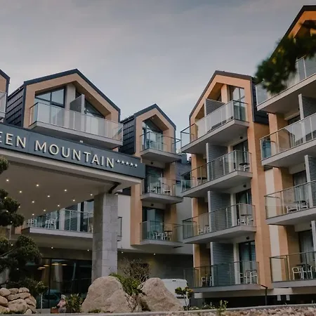 Mountain 5*