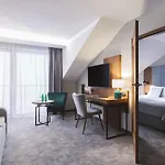 Mountain 5* 5* קרפאז'