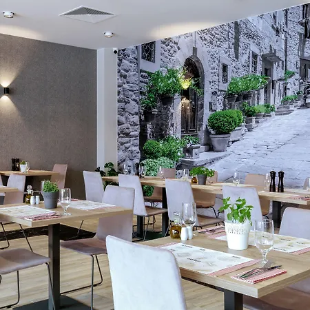 Отель Mountain 5* Карпач