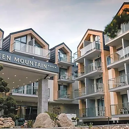 Mountain 5* 5*
