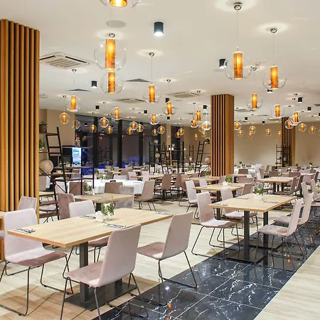 Mountain 5* Szálloda Karpacz